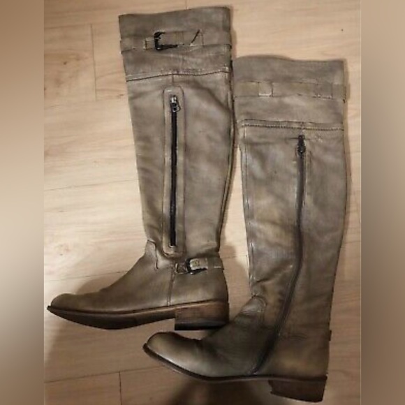 SABRA Over the Knee Riding Boots. Stunning!
Size 8.5. Never Worn. Retail $369. - Picture 3 of 8
